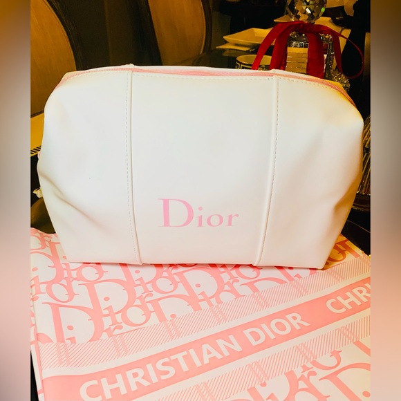 Luxurious DIOR Gift Bundle Set - Picture 6 of 16